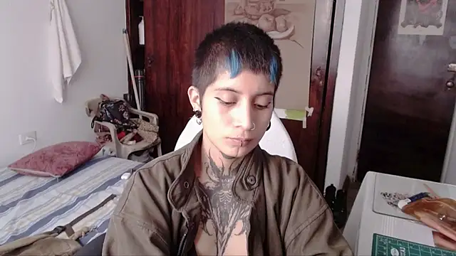 Snapshot of _Apola_77 chatting on 10-11-25, 10:19  Apola 77 online show from 10-11-25, 10:19