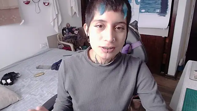 Snapshot of _Apola_77 chatting on 10-28-25, 09:39  Apola 77 online show from 10-28-25, 09:39