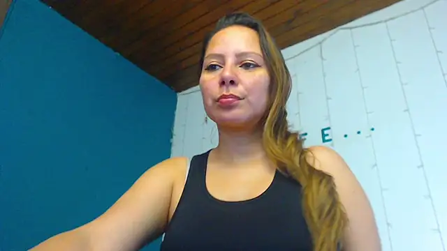 camila delarosa online show from 01-21-25, 01:22