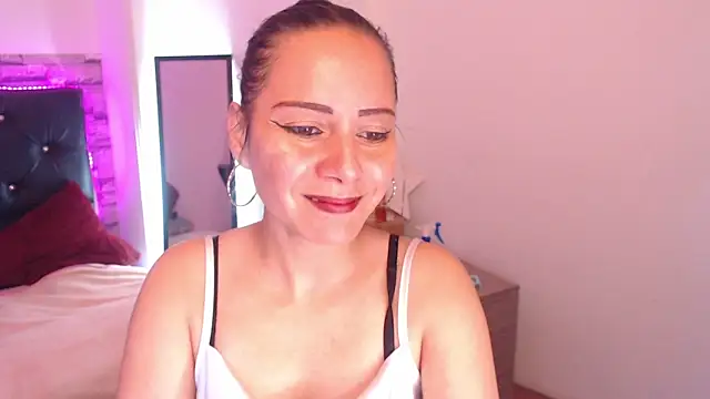 camila delarosa online show from 09-19-25, 04:18