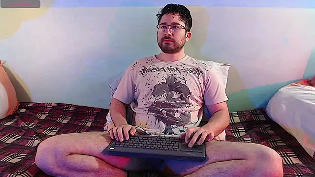 Snapshot of teddy_foster chatting on 03-24-26, 01:27 teddy foster online show from 03-24-26, 01:27