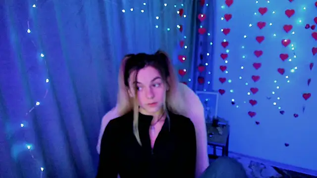 Sweet me  online show from 03-04-26, 05:19