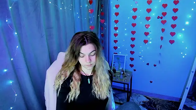 Sweet me  online show from 03-20-26, 06:51