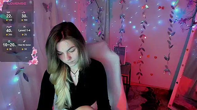 Sweet me  online show from 05-15-26, 05:58