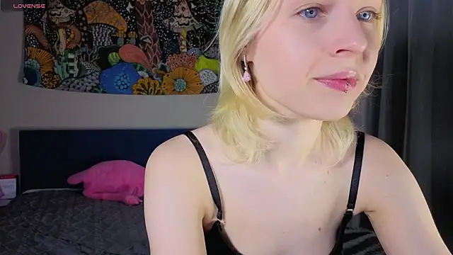 Crayzy Luv online show from 03-15-26, 04:24