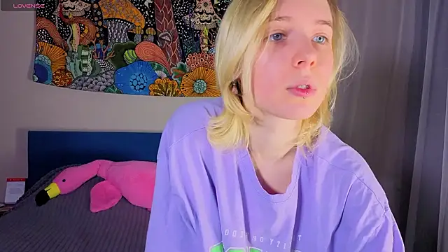 Crayzy Luv online show from 03-22-26, 08:01