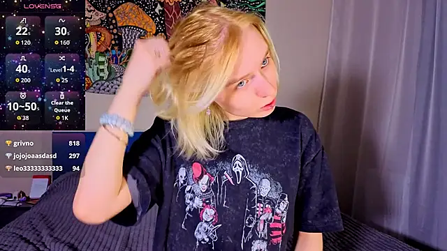 Crayzy Luv online show from 03-23-26, 07:51