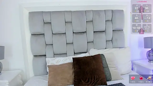 Snapshot of Valerith_Vega_ chatting on 09-26-25, 12:09 Valerith Vega online show from 09-26-25, 12:09