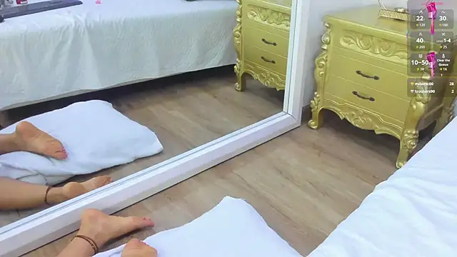 Snapshot of Valerith_Vega_ chatting on 10-18-25, 12:39 Valerith Vega online show from 10-18-25, 12:39