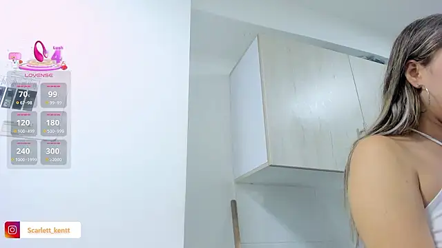 Snapshot of ScarlettAndClark chatting on 02-12-26, 02:39 ScarlettAndClark online show from 02-12-26, 02:39