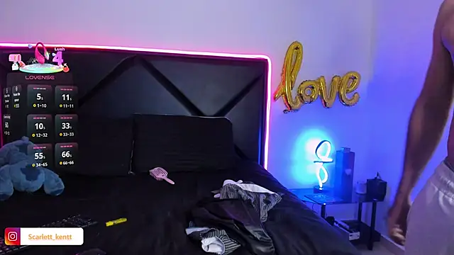 Snapshot of ScarlettAndClark chatting on 02-27-26, 04:23 ScarlettAndClark online show from 02-27-26, 04:23