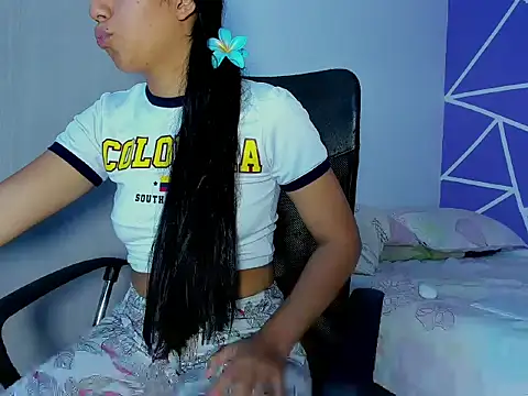 Snapshot of skinnyanai2 chatting on 10-11-25, 02:37 skinnyanai2 online show from 10-11-25, 02:37