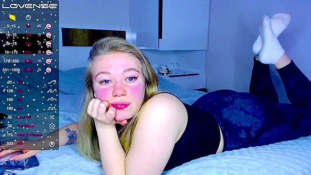 kitti kaattt online show from 12-04-24, 12:14