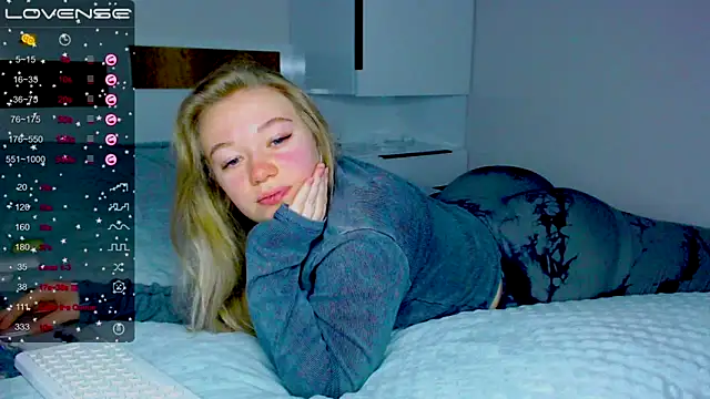 kitti kaattt online show from 12-10-24, 02:48