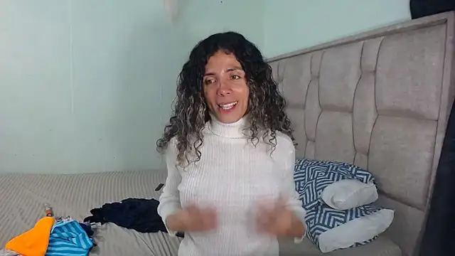 Nadia Monroe online show from 12-28-24, 11:37