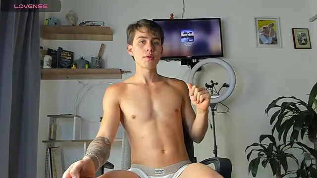 manucute 23  online show from 10-19-25, 04:18