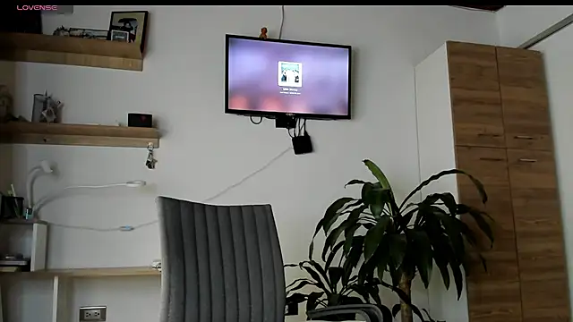 manucute 23  online show from 06-16-26, 09:17