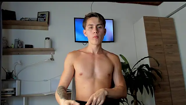 manucute 23  online show from 06-18-26, 03:27