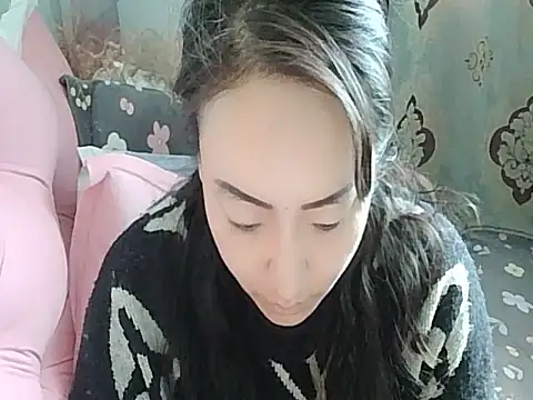 Snapshot of Xylona666 chatting on 02-06-25, 09:32 Xylona666 online show from 02-06-25, 09:32