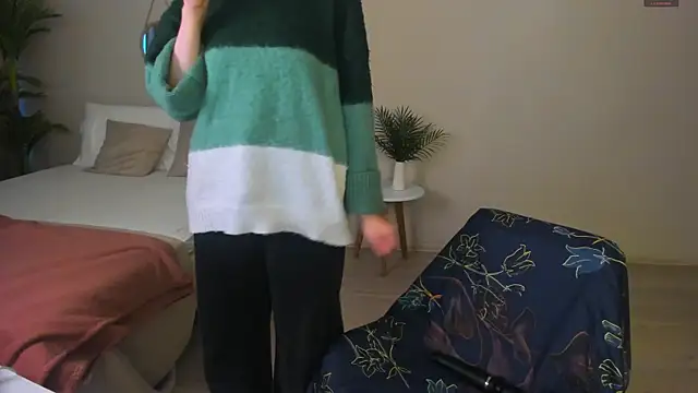 reb luvng online show from 10-04-25, 02:04