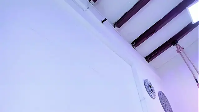 Oriana Guzman online show from 01-07-25, 11:37