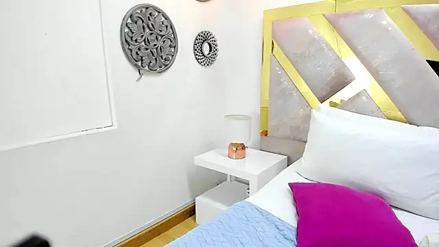 Oriana Guzman online show from 02-04-25, 06:27