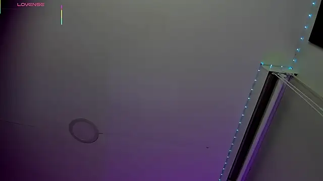 Snapshot of Oriana_Guzman chatting on 02-18-26, 12:17 Oriana Guzman online show from 02-18-26, 12:17