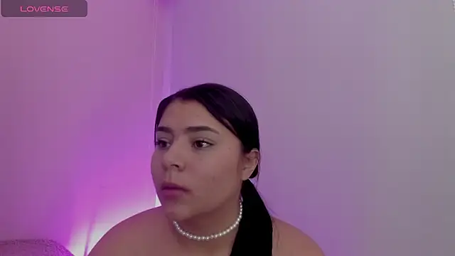 Snapshot of Oriana_Guzman chatting on 04-11-26, 07:45 Oriana Guzman online show from 04-11-26, 07:45