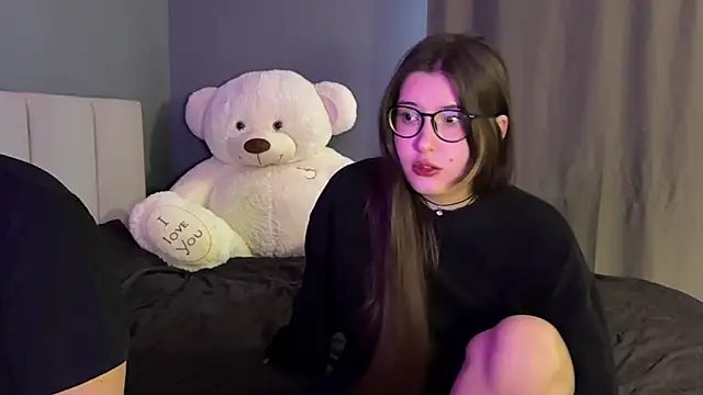 Snapshot of sasaykyra chatting on 03-07-26, 03:25 sasaykyra online show from 03-07-26, 03:25