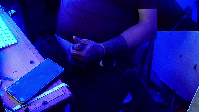 Snapshot of AlanDickson chatting on 02-15-26, 07:54 AlanDickson online show from 02-15-26, 07:54