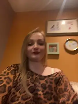 Snapshot of LadyTatiana_Madam chatting on 03-08-25, 10:02 LadyTatiana Madam online show from 03-08-25, 10:02