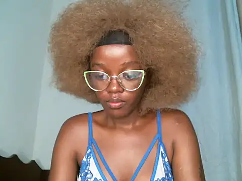 Bella kiki online show from 03-12-25, 02:52