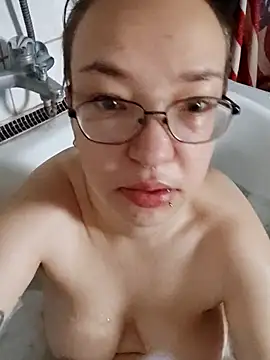 Isabella Geney online show from 11-10-25, 12:37