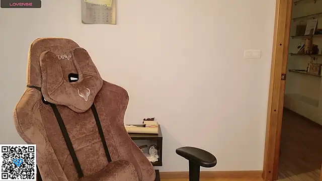 Snapshot of Neko_Kimiko chatting on 10-07-25, 10:34 Neko Kimiko online show from 10-07-25, 10:34