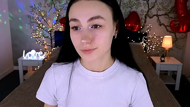 Snapshot of CosmicFaye chatting on 02-18-25, 09:21 CosmicFaye online show from 02-18-25, 09:21