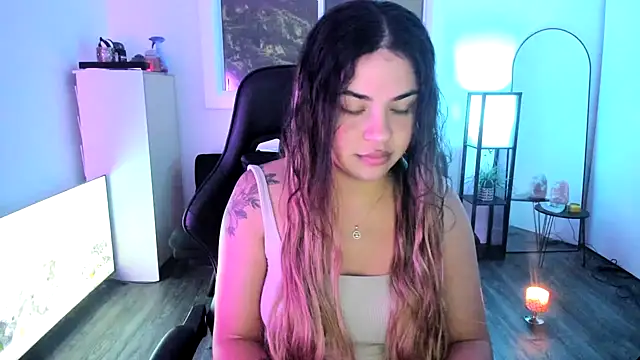 Snapshot of MelSaunders chatting on 11-28-25, 04:15 MelSaunders online show from 11-28-25, 04:15