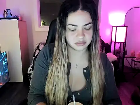 Snapshot of MelSaunders chatting on 11-30-25, 01:20 MelSaunders online show from 11-30-25, 01:20