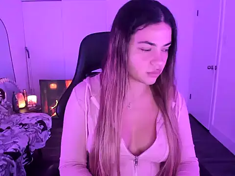 Snapshot of MelSaunders chatting on 12-04-25, 02:21 MelSaunders online show from 12-04-25, 02:21