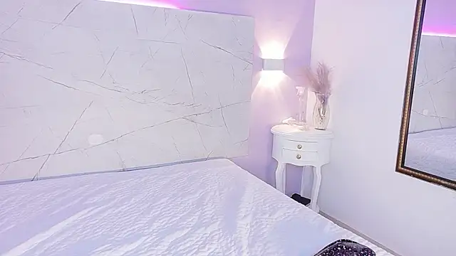 AbrilBrent online show from 10-21-25, 07:36