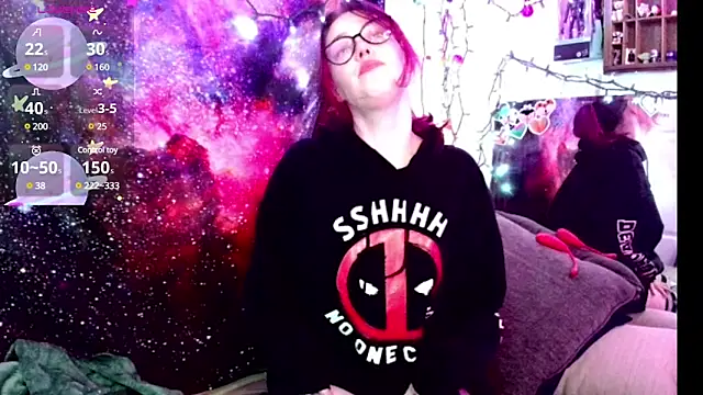 Snapshot of EverlyEster chatting on 01-16-25, 04:07 EverlyEster online show from 01-16-25, 04:07