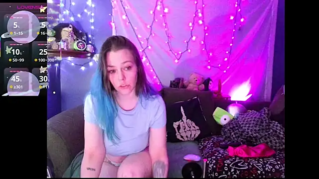 Snapshot of EverlyEster chatting on 02-01-26, 10:30 EverlyEster online show from 02-01-26, 10:30