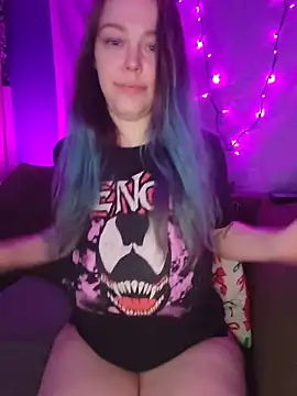 Snapshot of EverlyEster chatting on 04-05-26, 08:11 EverlyEster online show from 04-05-26, 08:11