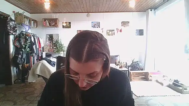 SweetyBabyDemon online show from 10-29-25, 05:47