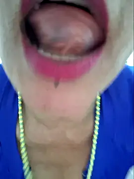 gatadeojosclaros online show from 04-17-26, 01:41