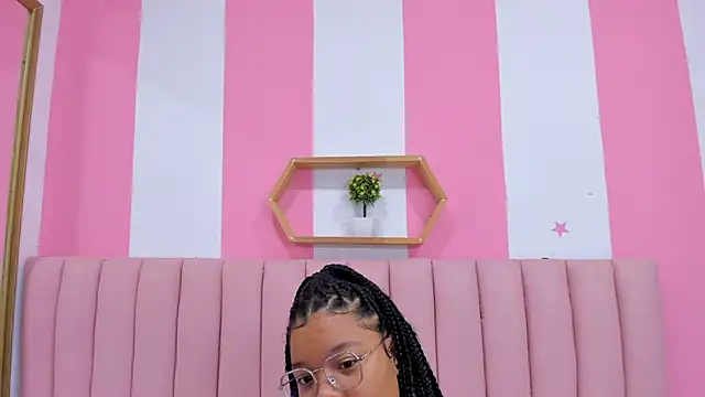ISABELLA 020 online show from 02-20-25, 12:36