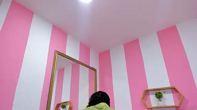 Snapshot of ISABELLA_020 chatting on 09-24-25, 02:20 ISABELLA 020 online show from 09-24-25, 02:20