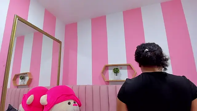 Snapshot of ISABELLA_020 chatting on 10-01-25, 12:44 ISABELLA 020 online show from 10-01-25, 12:44