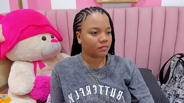 Snapshot of ISABELLA_020 chatting on 10-02-25, 12:56 ISABELLA 020 online show from 10-02-25, 12:56