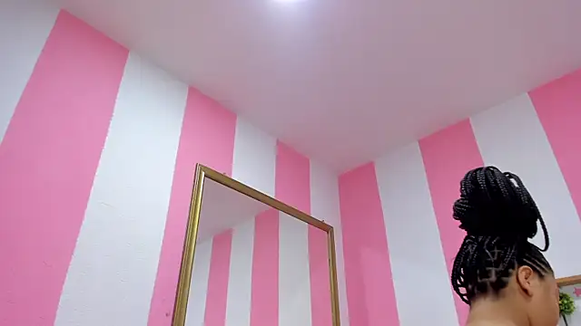 Snapshot of ISABELLA_020 chatting on 10-04-25, 12:14 ISABELLA 020 online show from 10-04-25, 12:14