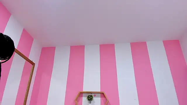 Snapshot of ISABELLA_020 chatting on 10-08-25, 12:47 ISABELLA 020 online show from 10-08-25, 12:47